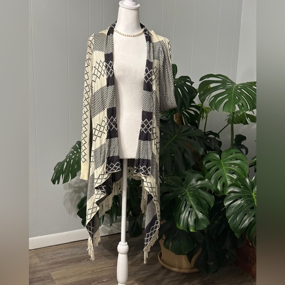 🛍️ mia Maddison beautiful high low open cardiganshrug size X-Large excellent. - Picture 1 of 7